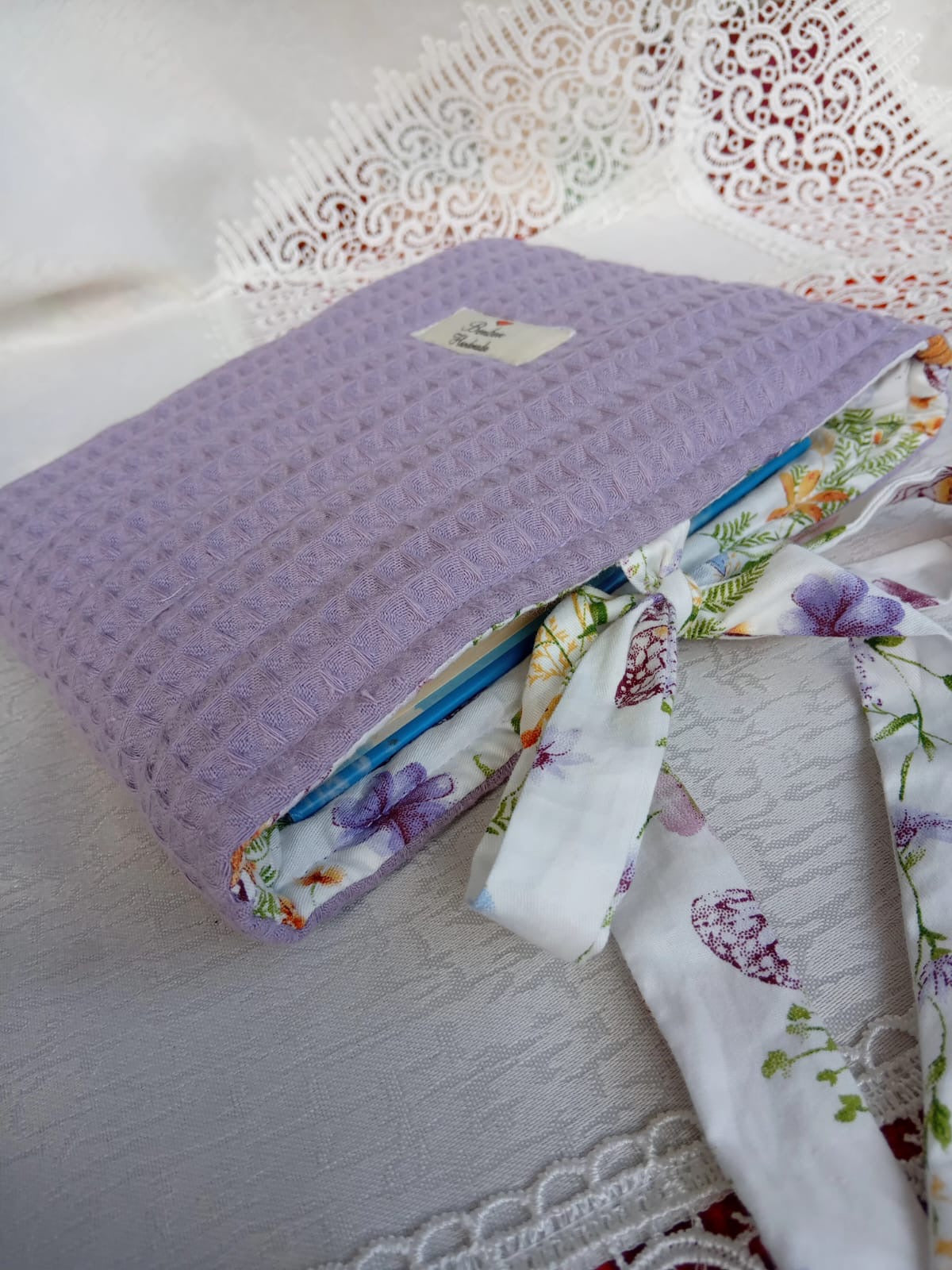 Custodia libro Lillà