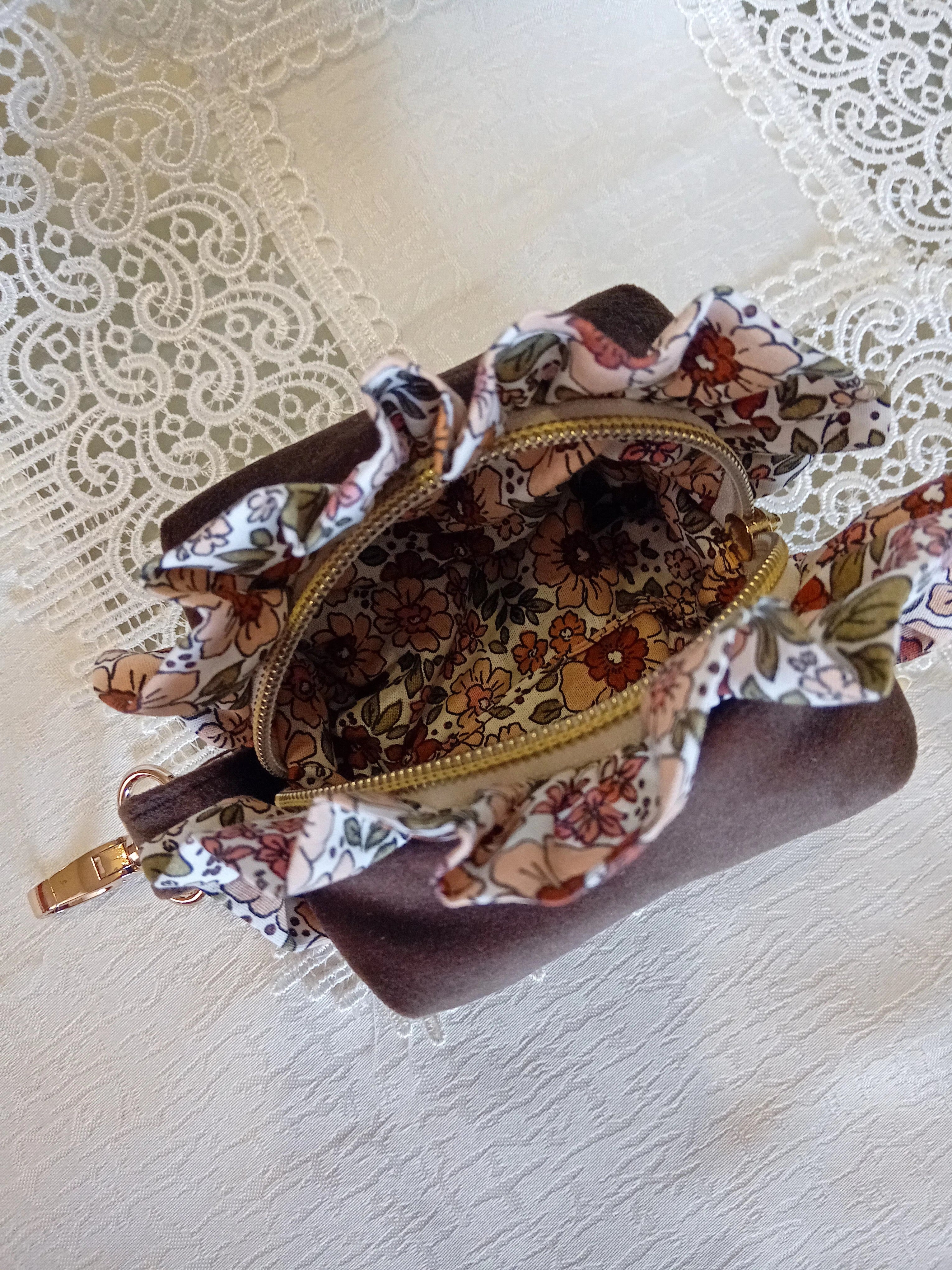 Mini beauty bag velvet chocolate