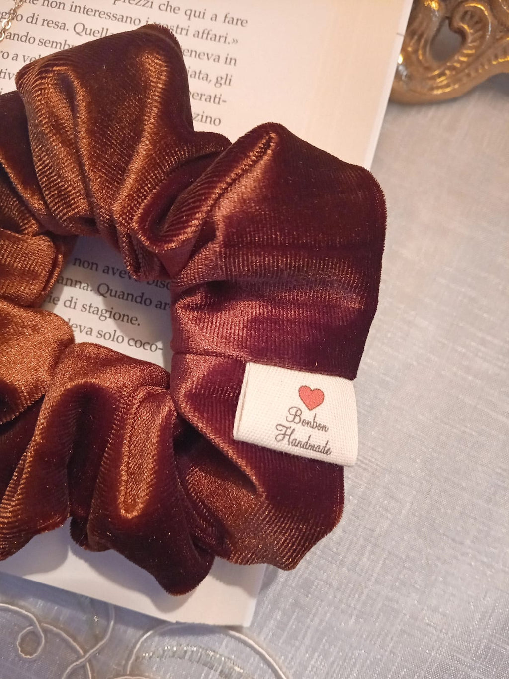 Scrunchie Velvet Chocolate